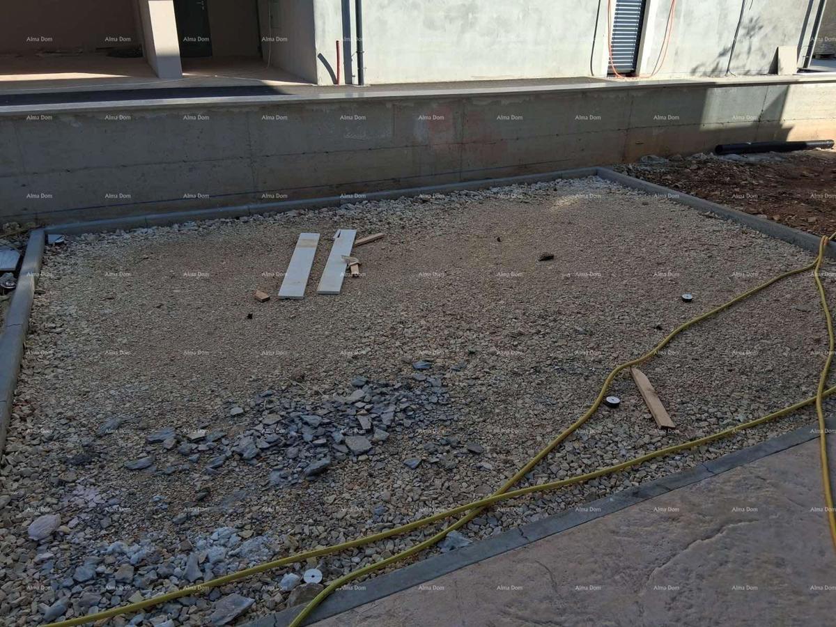 Medulin – Stan v pritličju novogradnje z vrtom in parkirnim mestom