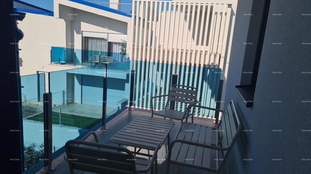 Moderen apartma v bloku E s parkirnim mestom in shrambo, blizu Umaga!