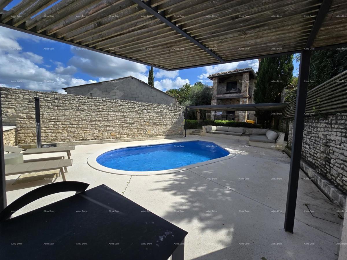 Elegantna kamena vila s bazenom in istarskim šarmom – popolna kombinacija tradicije in luksuza, Tinjan!