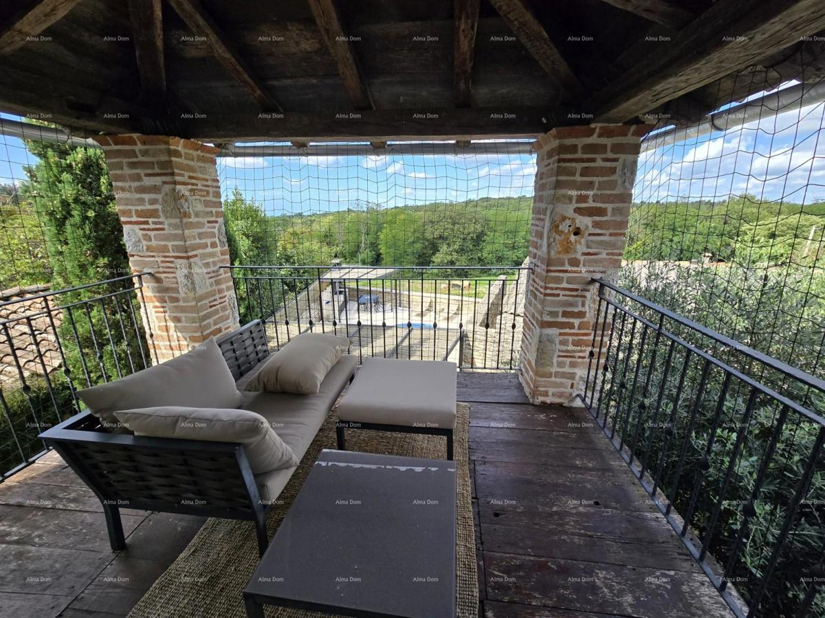 Elegantna kamena vila s bazenom in istarskim šarmom – popolna kombinacija tradicije in luksuza, Tinjan!