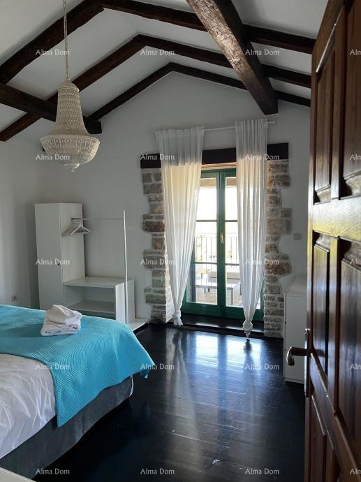 Elegantna kamena vila s bazenom in istarskim šarmom – popolna kombinacija tradicije in luksuza, Tinjan!