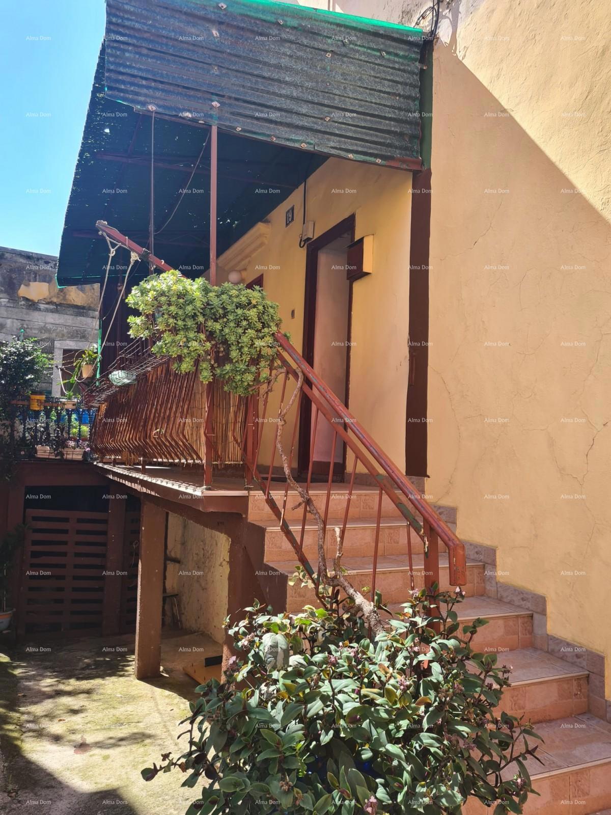 Hiša, center Buja, 106 m²