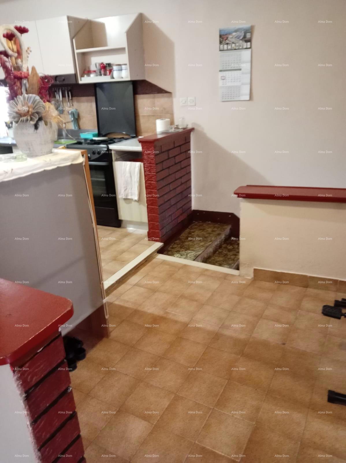 Hiša, center Buja, 106 m²