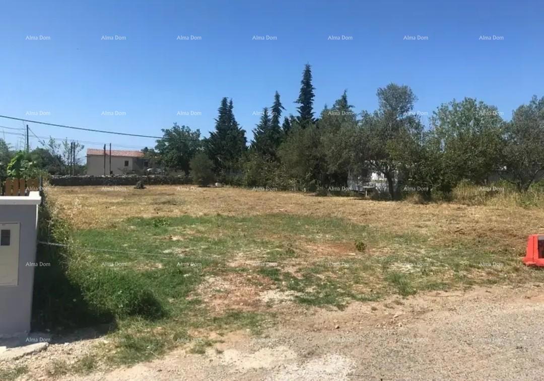 Odlična zazidljiva parcela, blizu Vodnjana.Majmajola stancija.