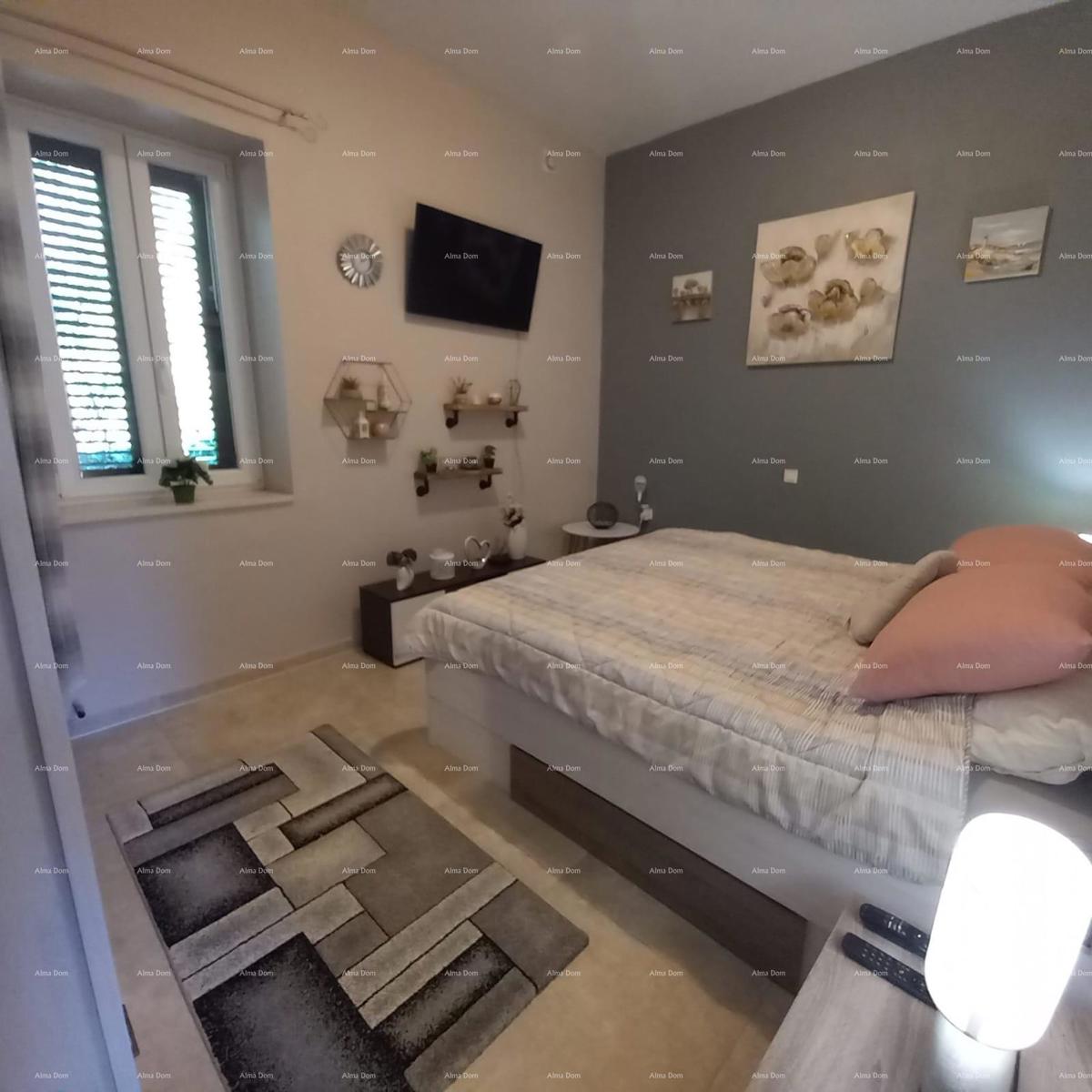 Na prodaju stan z dvoriščem, 250 m od morja