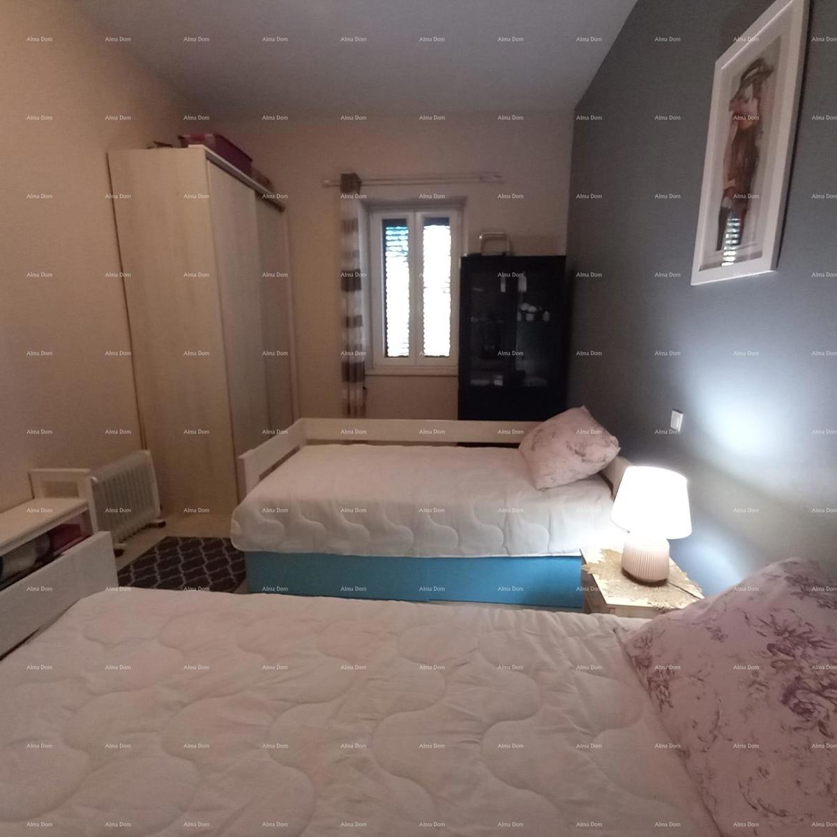 Na prodaju stan z dvoriščem, 250 m od morja