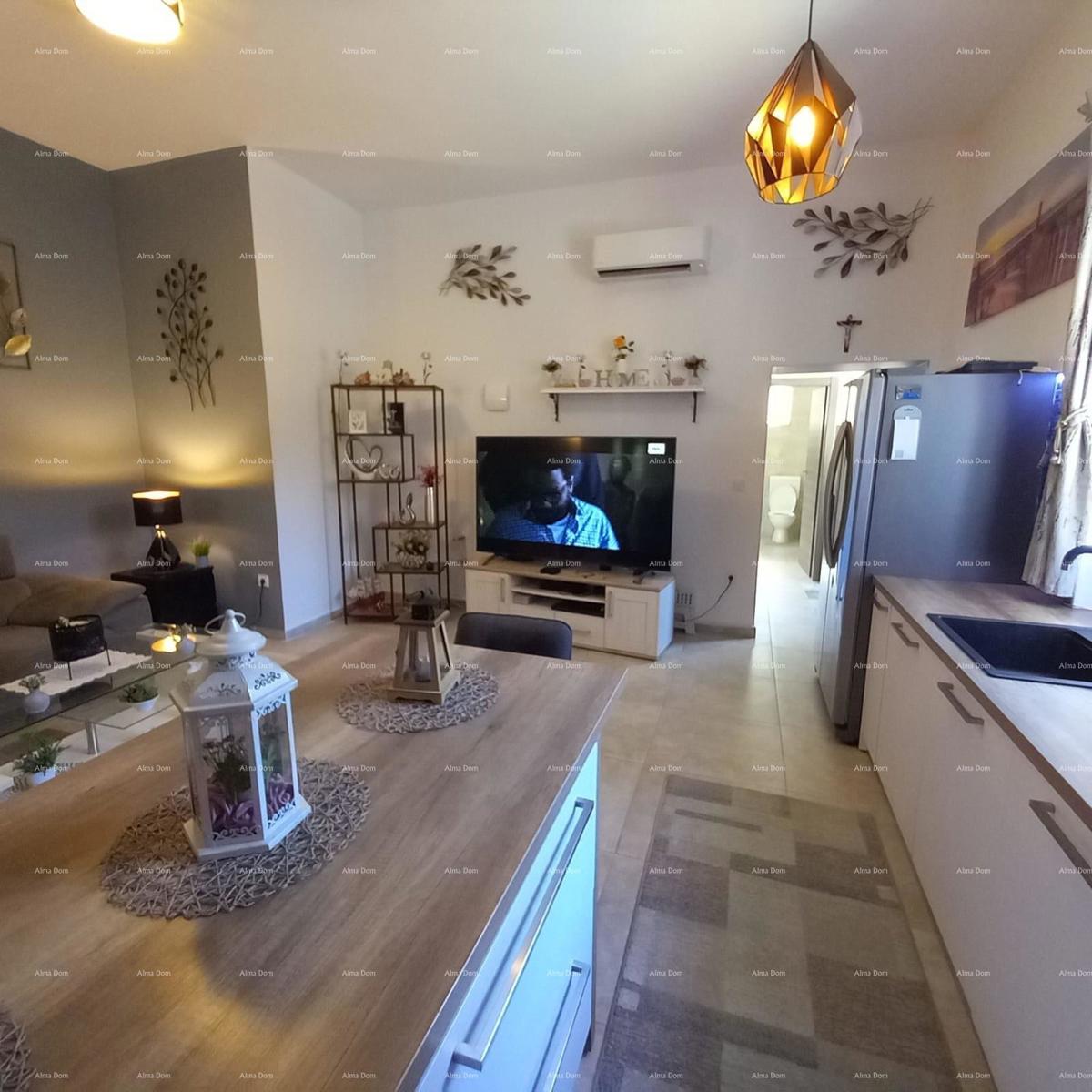 Na prodaju stan z dvoriščem, 250 m od morja