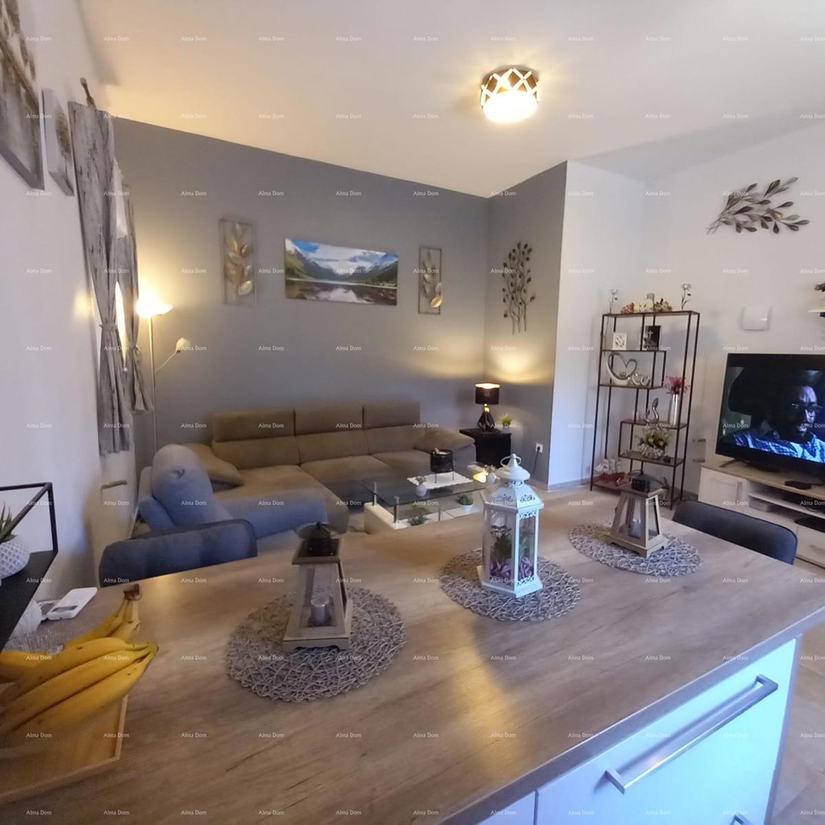 Na prodaju stan z dvoriščem, 250 m od morja