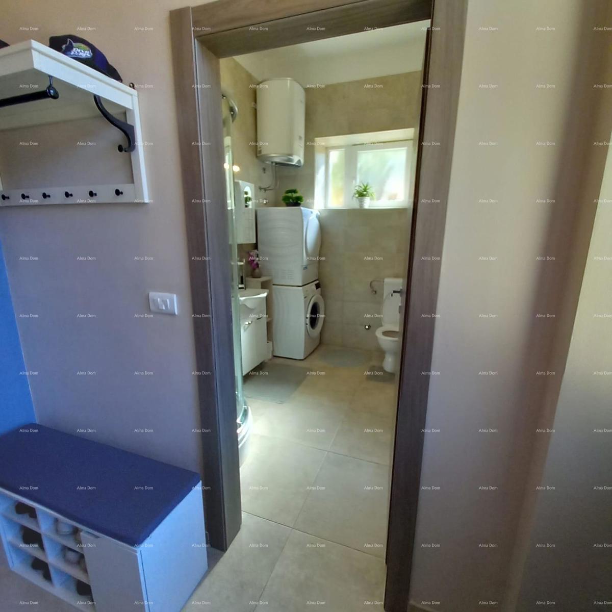 Na prodaju stan z dvoriščem, 250 m od morja