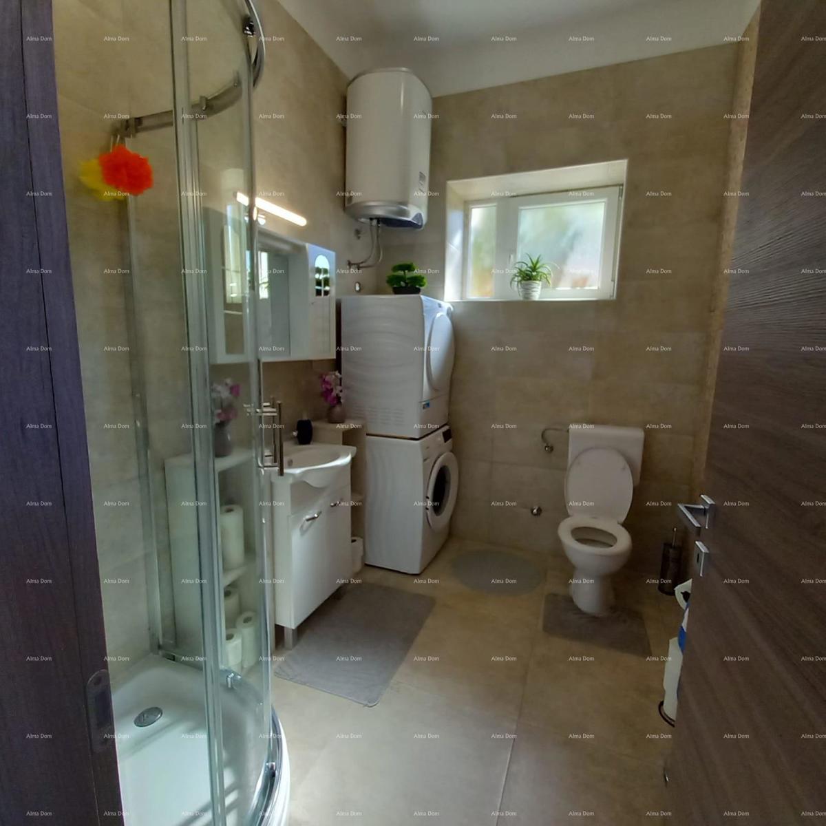 Na prodaju stan z dvoriščem, 250 m od morja