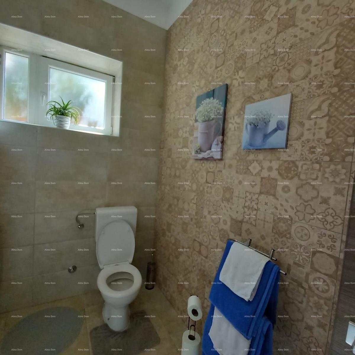 Na prodaju stan z dvoriščem, 250 m od morja