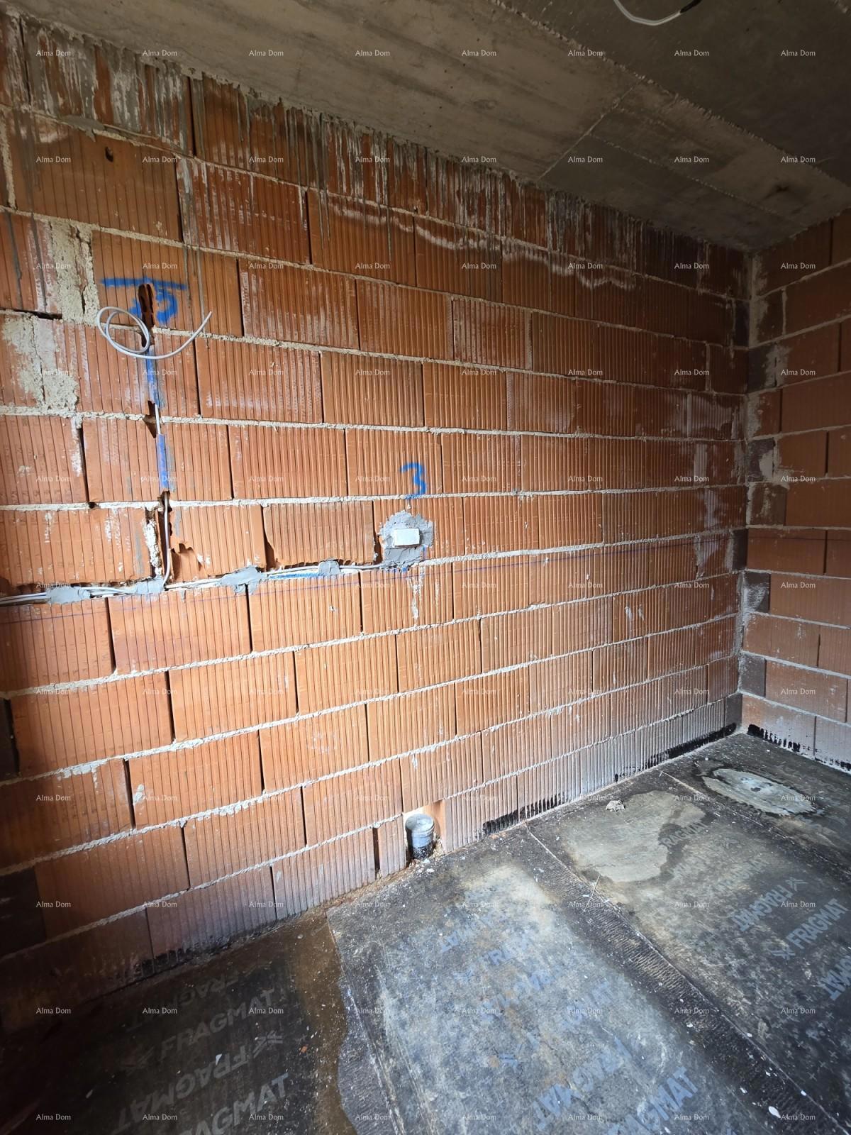 Na prodaju hiša v gradnji – Muntić.