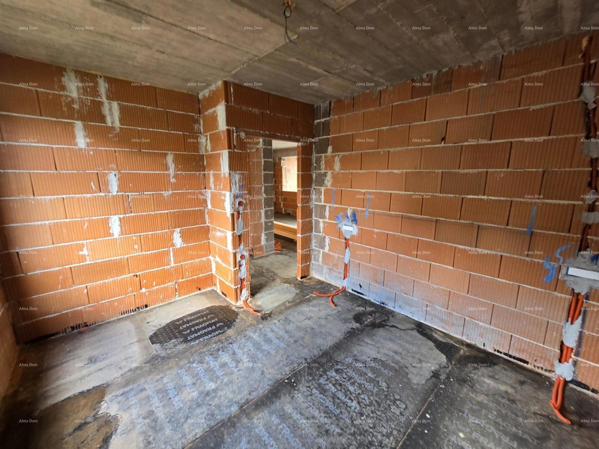 Na prodaju hiša v gradnji – Muntić.