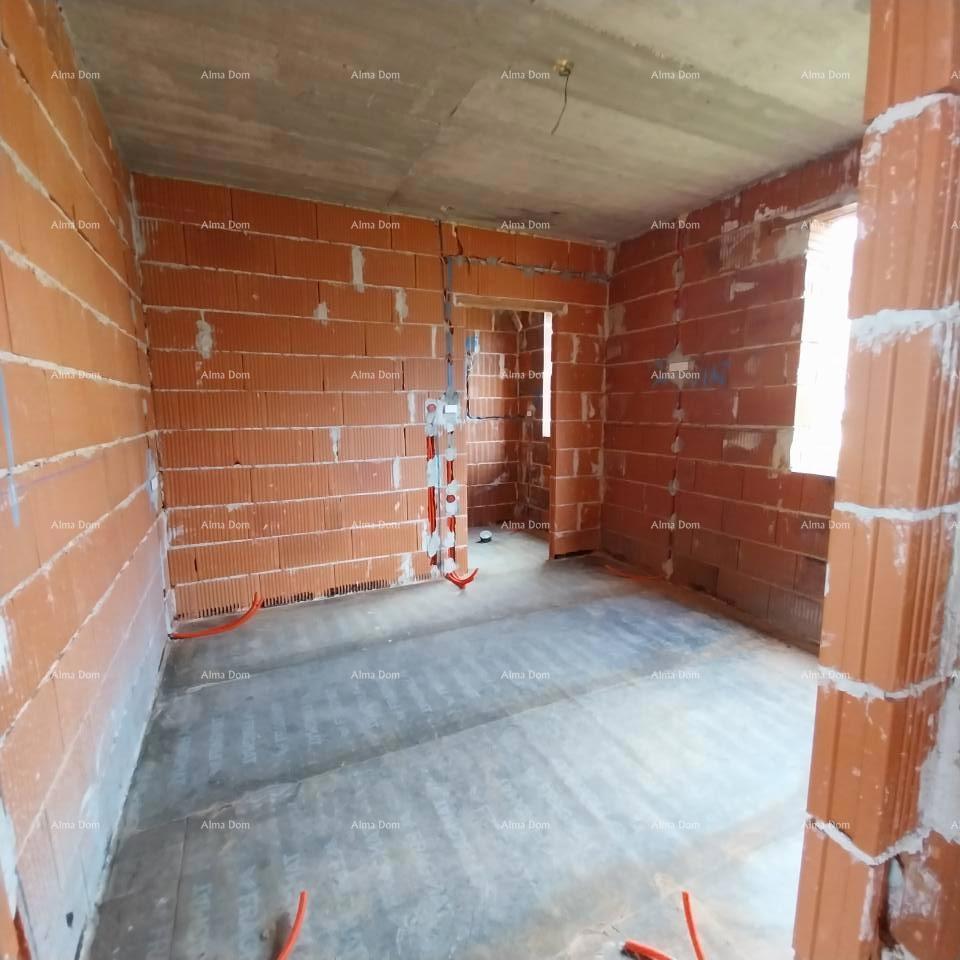 Na prodaju hiša v gradnji – Muntić.