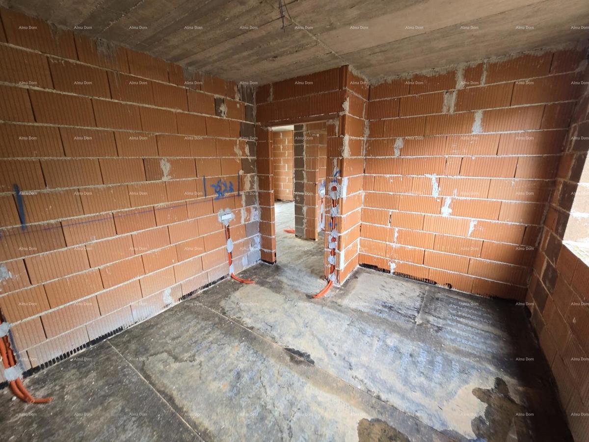 Na prodaju hiša v gradnji – Muntić.