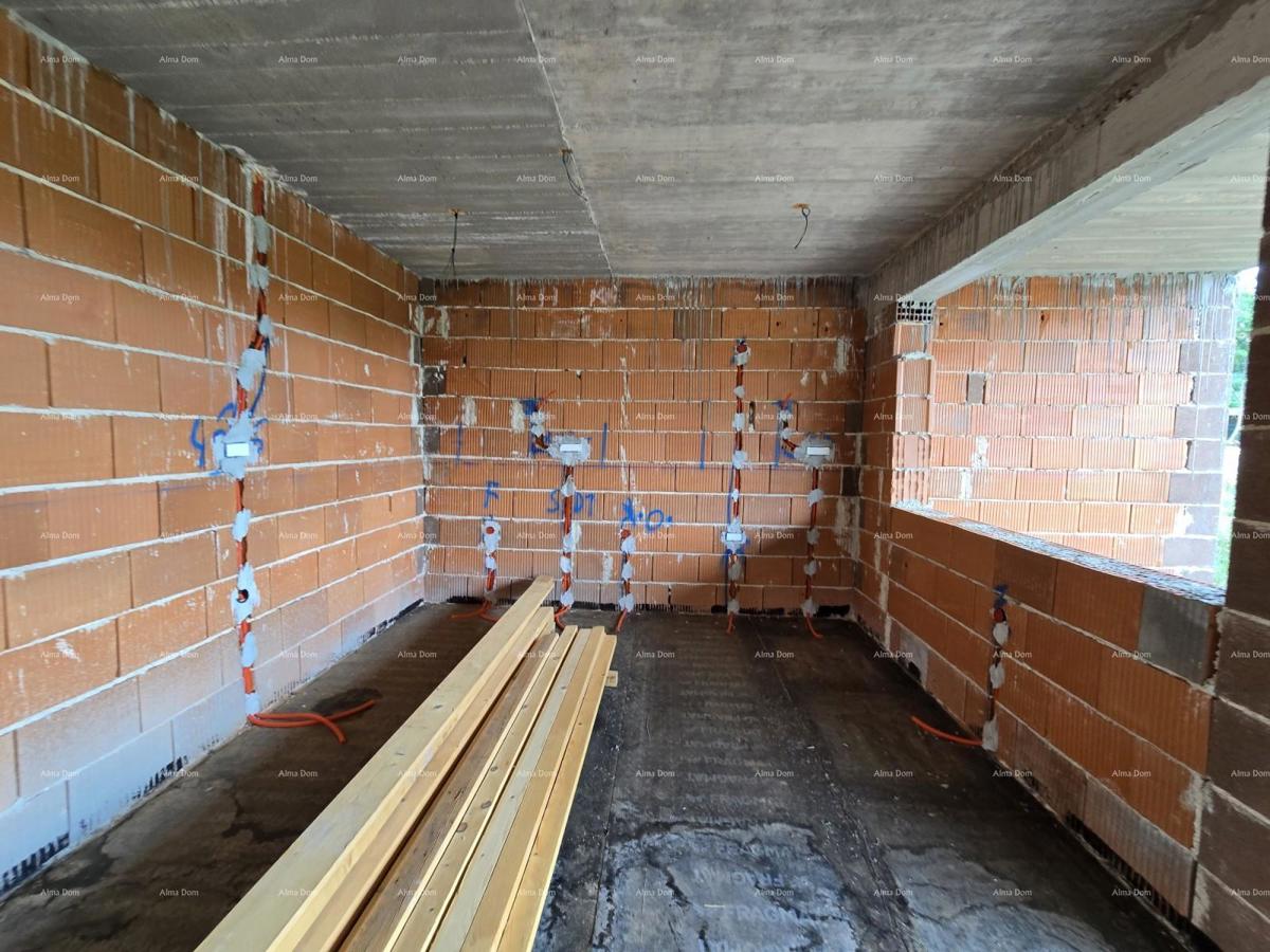 Na prodaju hiša v gradnji – Muntić.