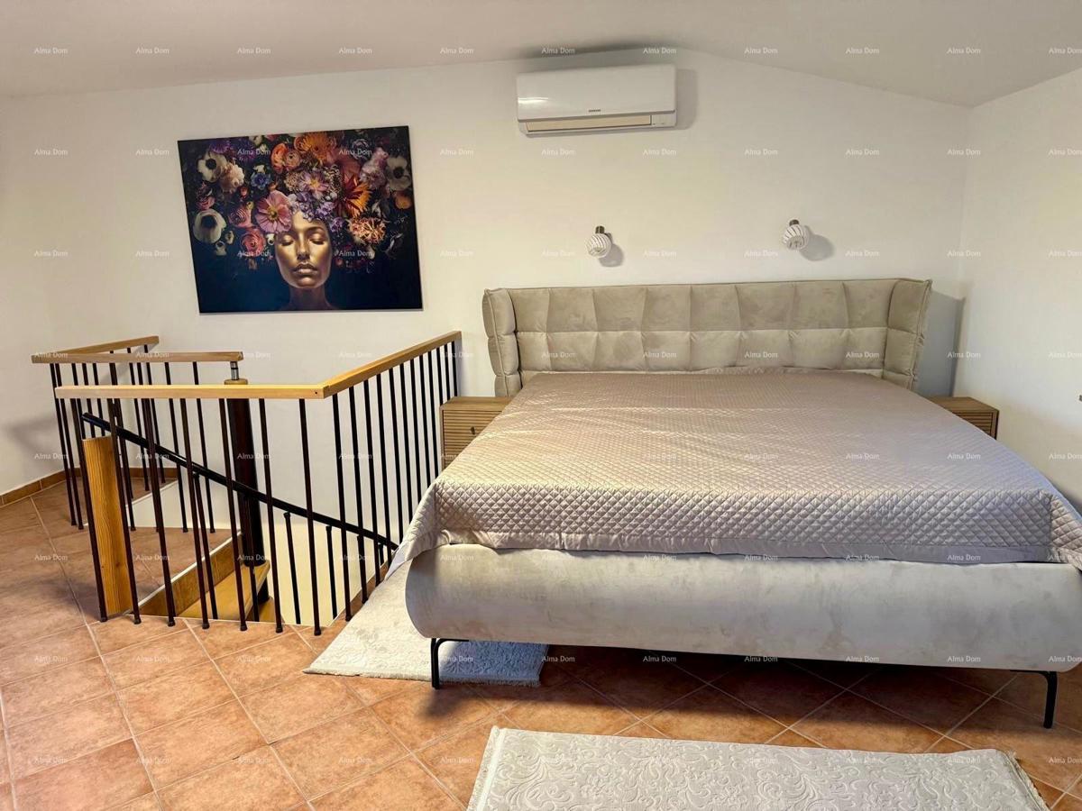 Prodaja - prenovljena hiša na odlični lokaciji z dvema apartmajema in čudovitim razgledom, Medulin!