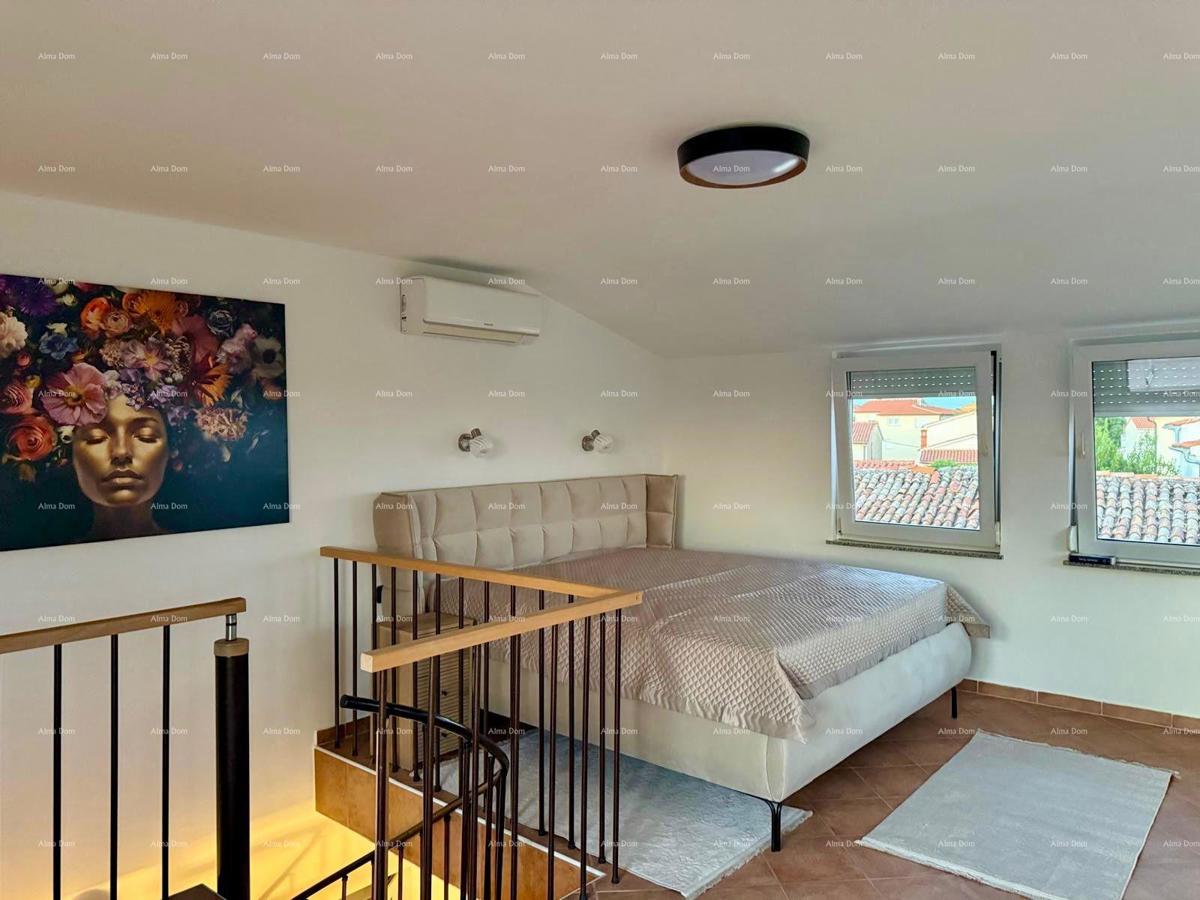 Prodaja - prenovljena hiša na odlični lokaciji z dvema apartmajema in čudovitim razgledom, Medulin!