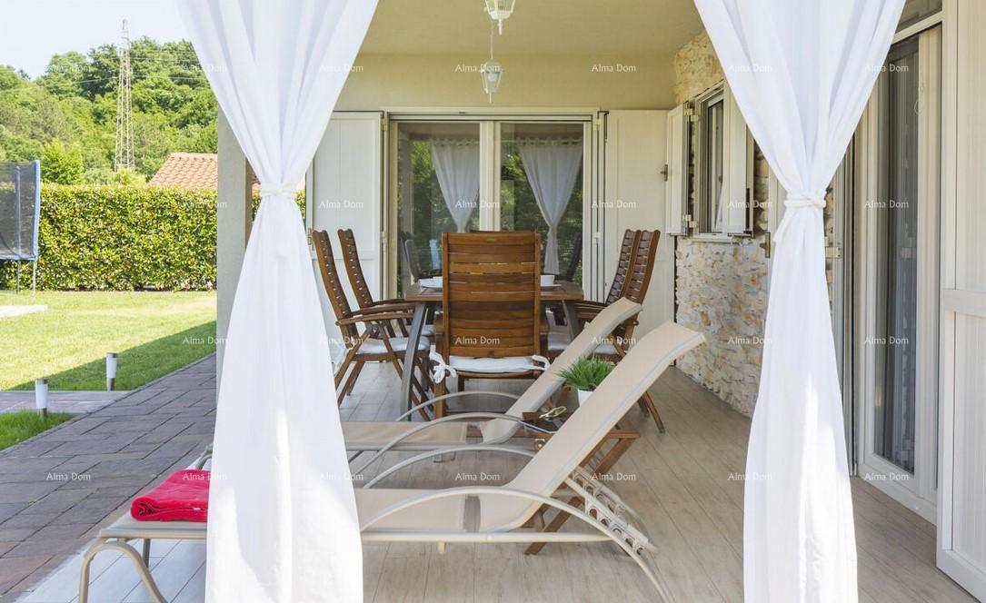 Labin – Uređena pritličnica s bazenom