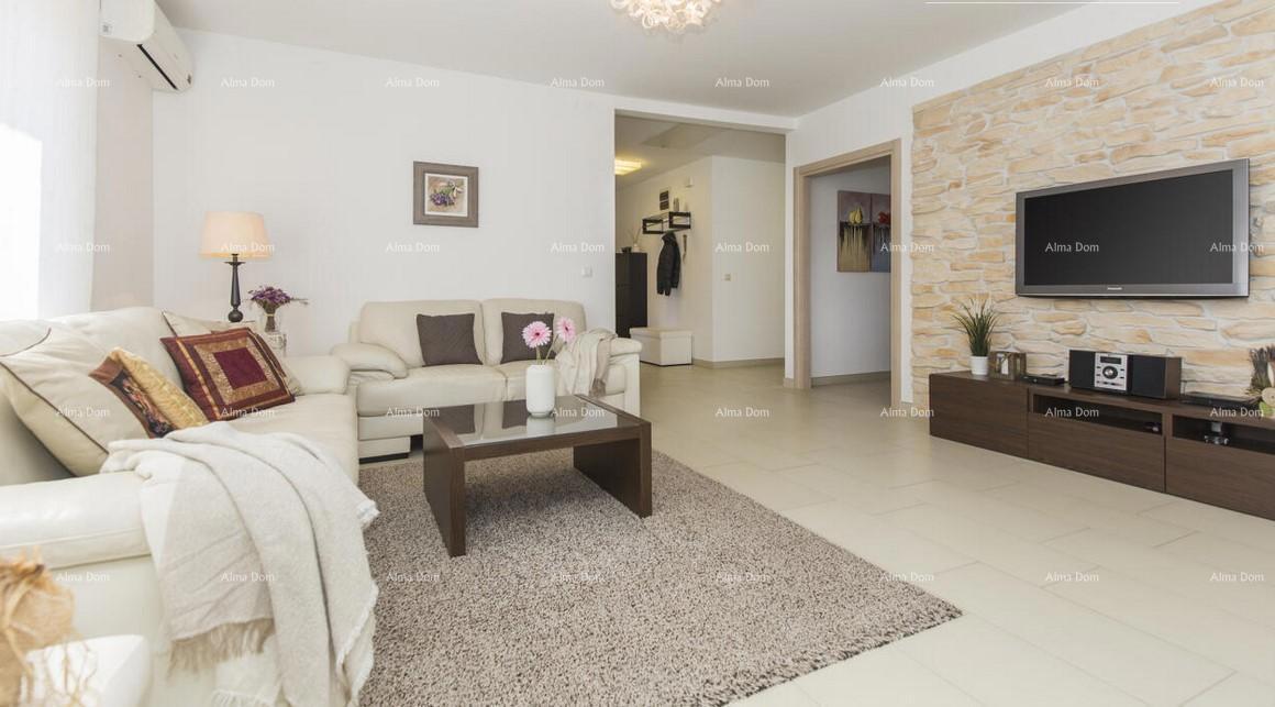 Labin – Uređena pritličnica s bazenom