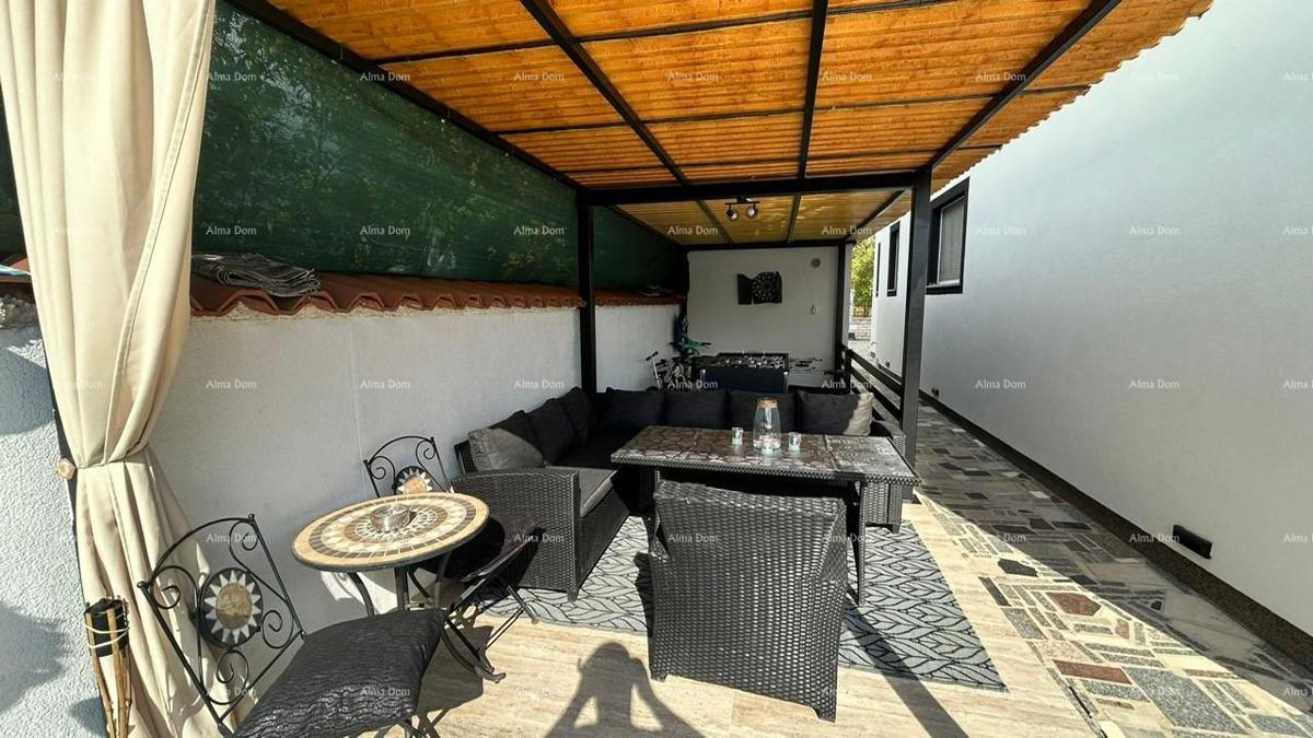 Pula Veli vrh. Prodajamo hišo z več apartmaji in bazenom.