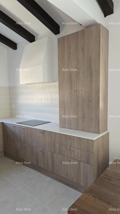 Kanfanar – Moderna prizemnica s bazenom v mirnem okolju