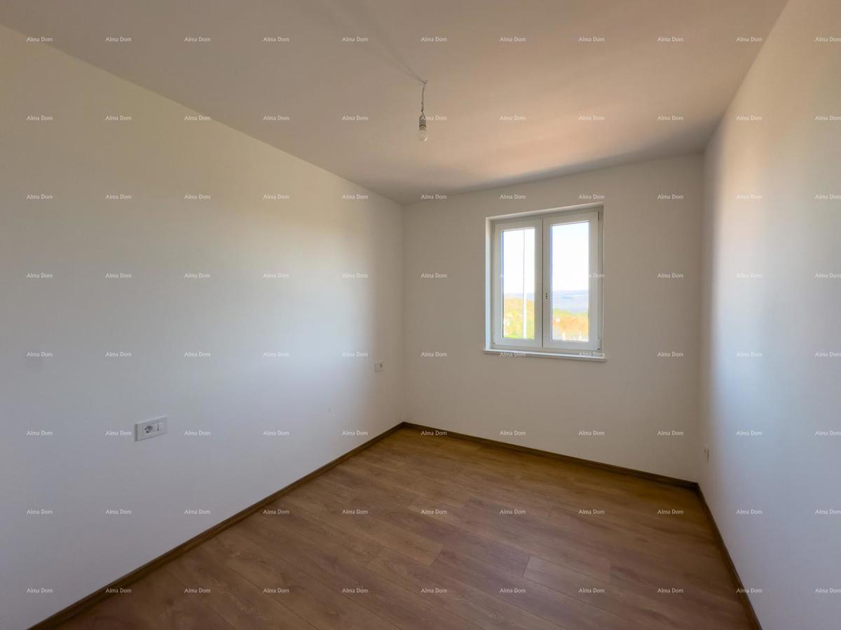 Prodajamo stanovanje z velikim vrtom v Barbanu.