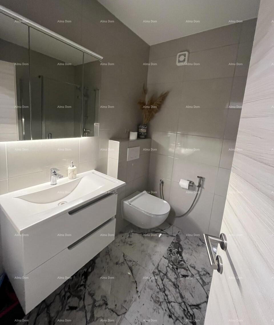 MODERNO STAN U PEROJU, 1 KM OD MORA