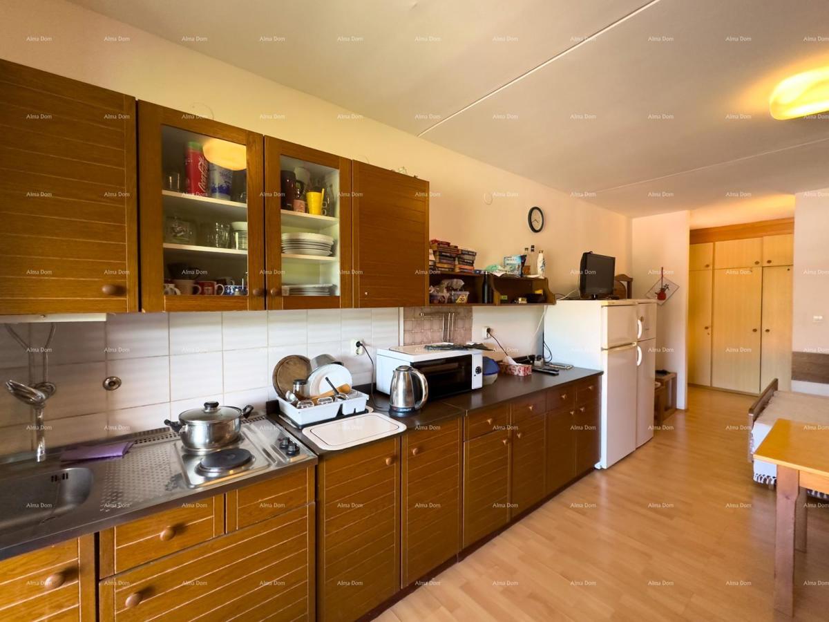 Na prodaju apartma v Dugji Uvali – blizu plaže!