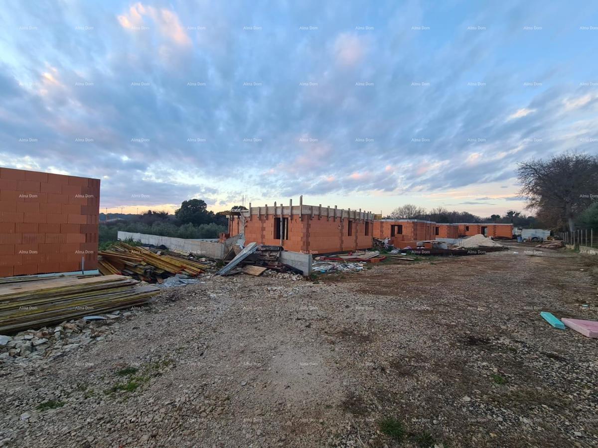 LIŽNJAN! PRODAJA HIŠE V GRADNJI S BAZENOM.