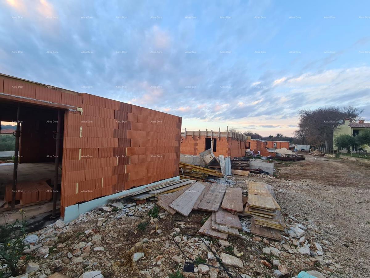 LIŽNJAN! PRODAJA HIŠE V GRADNJI S BAZENOM.