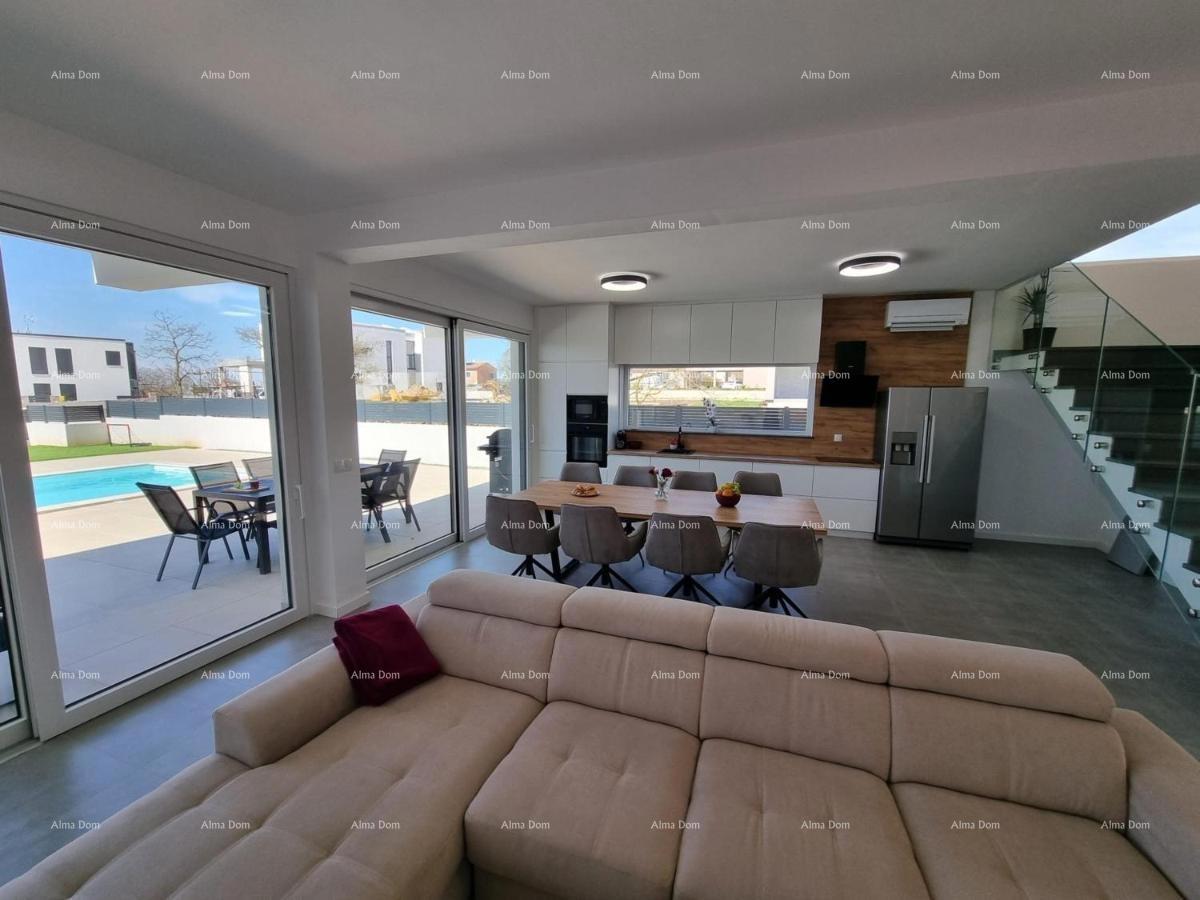 Luksuzna hiša z bazenom v srcu Istre.