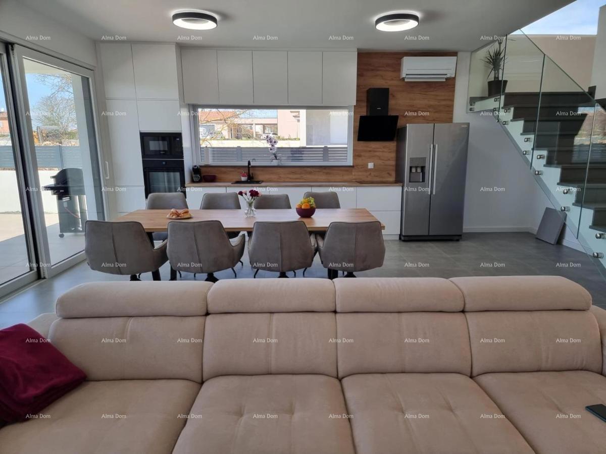 Luksuzna hiša z bazenom v srcu Istre.