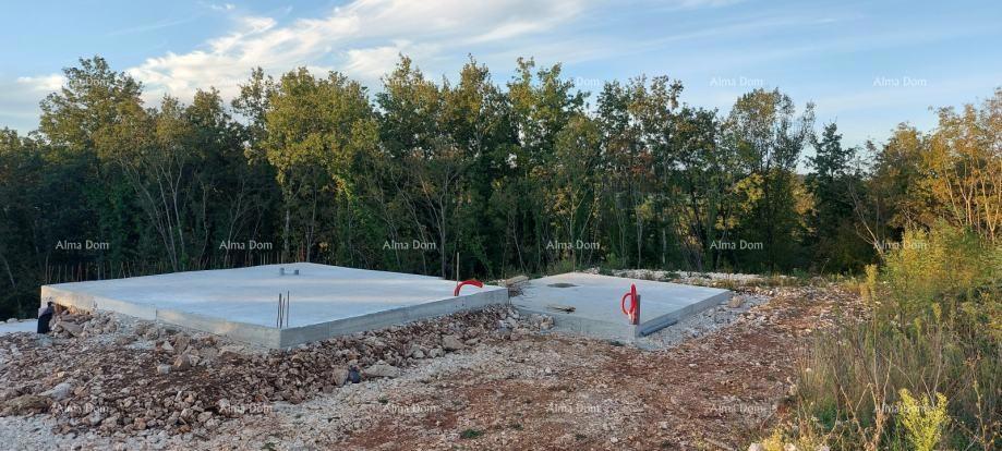 Gradbena parcela nedaleč od Tinjana! Dovoljenje za gradnjo duplex hiše!