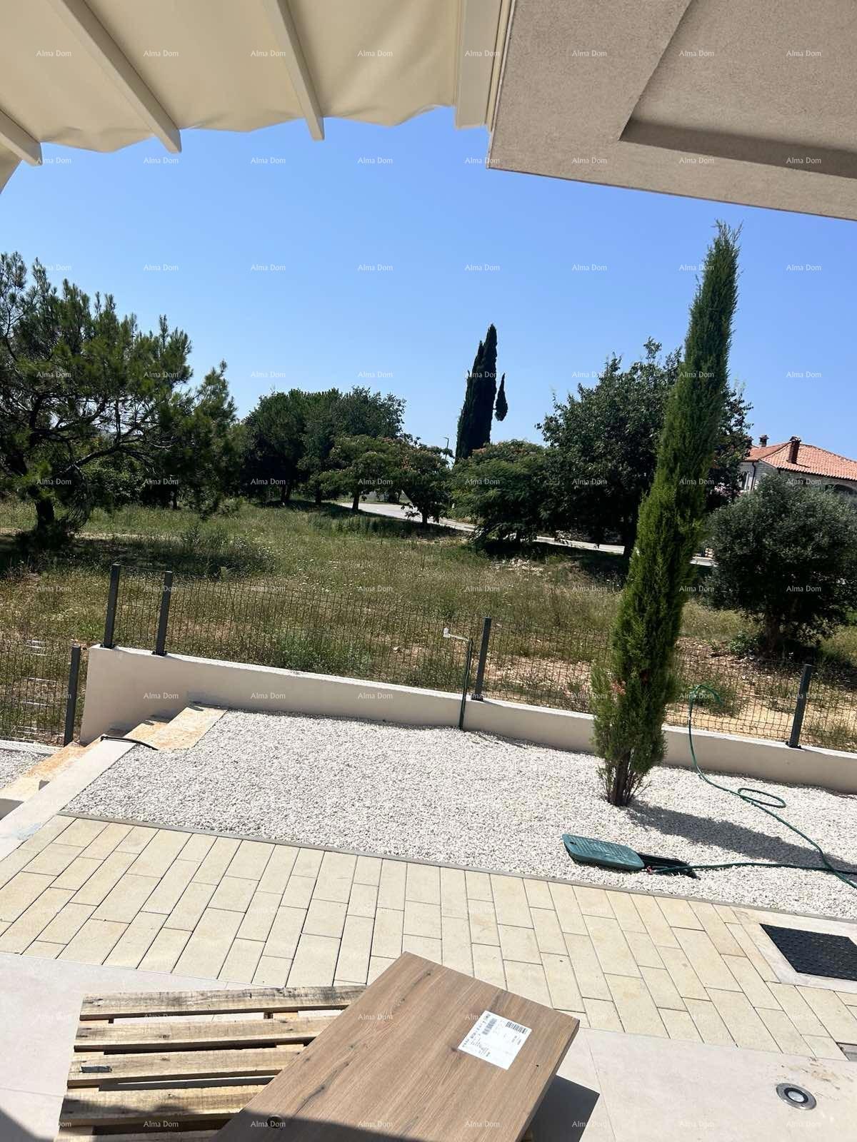 Novi, moderni stanovanjski kompleks, Rovinj! Dvonadstropno stanovanje s parkirnim in garažnim mestom!