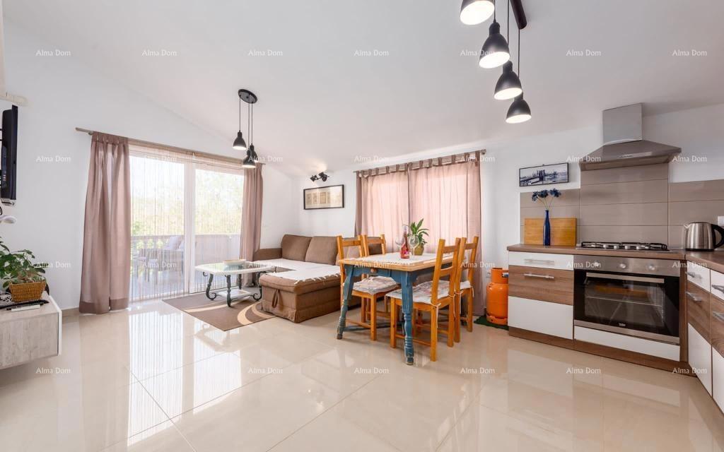 Medulin, samostoječa hiša s 5 apartmaji. Blizu Pošesa in plaž!.