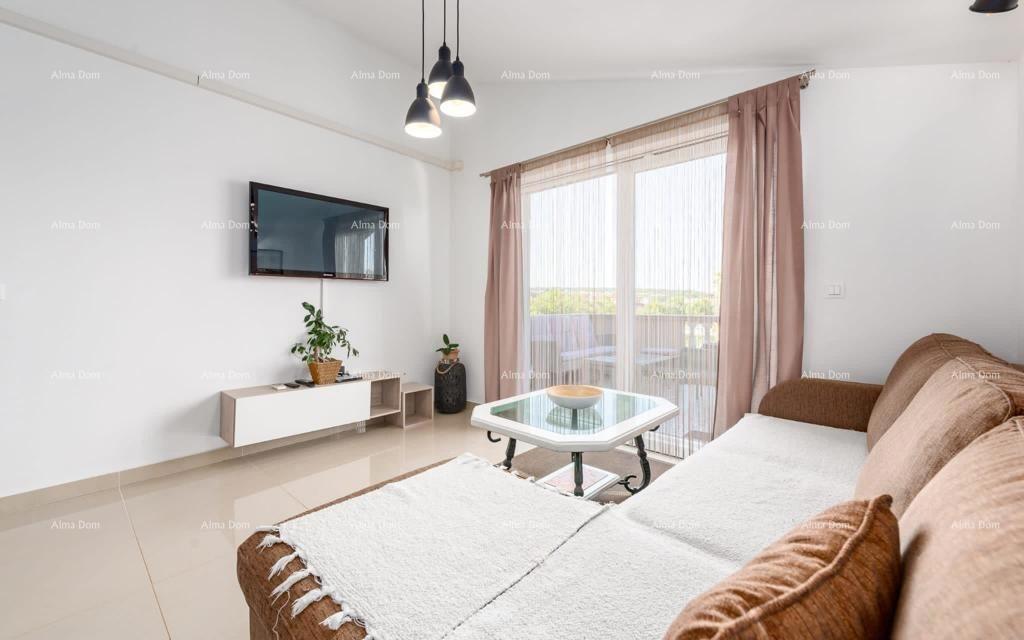 Medulin, samostoječa hiša s 5 apartmaji. Blizu Pošesa in plaž!.