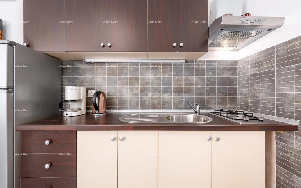 Medulin, samostoječa hiša s 5 apartmaji. Blizu Pošesa in plaž!.