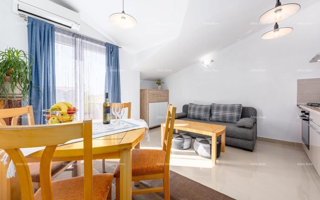 Medulin, samostoječa hiša s 5 apartmaji. Blizu Pošesa in plaž!.