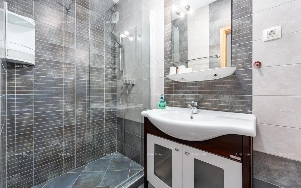 Medulin, samostoječa hiša s 5 apartmaji. Blizu Pošesa in plaž!.