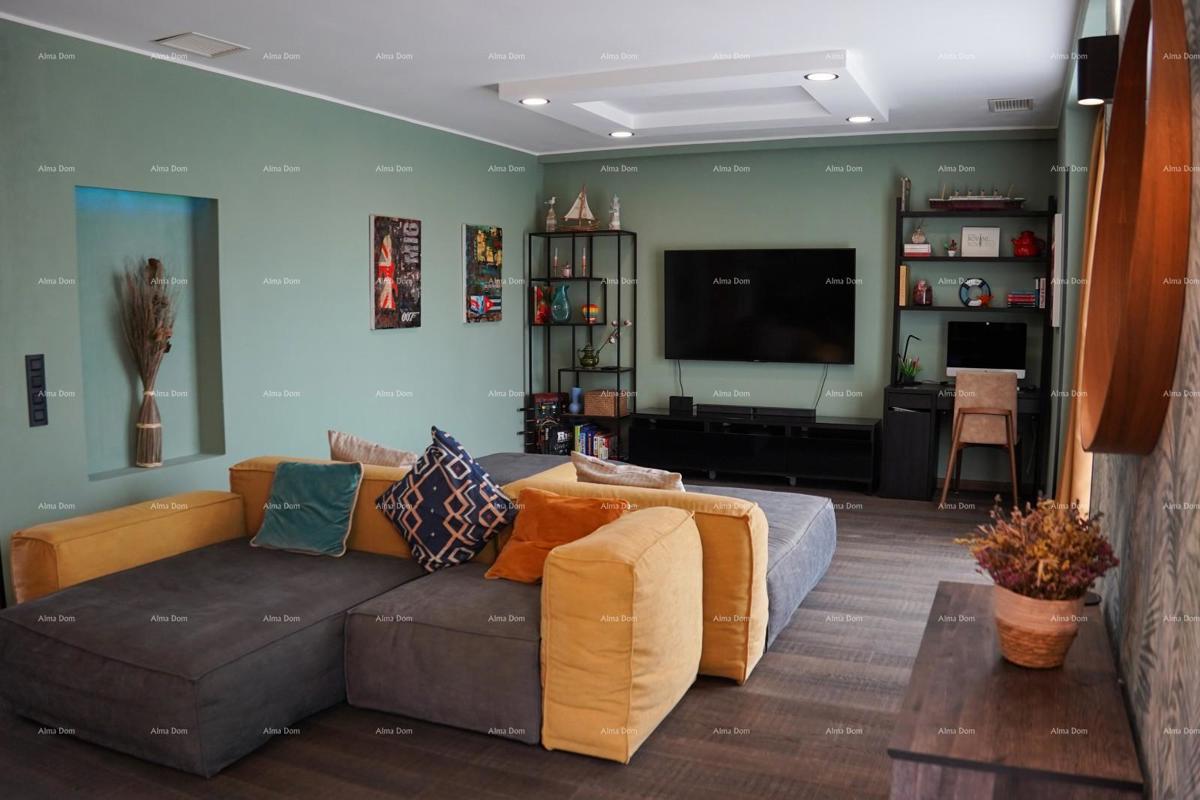 Rovinj. Stanovanje v prvem nadstropju hiše