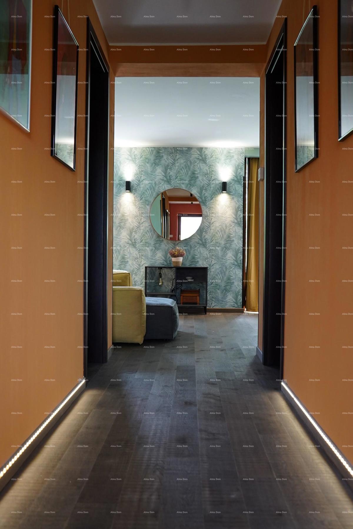 Rovinj. Stanovanje v prvem nadstropju hiše