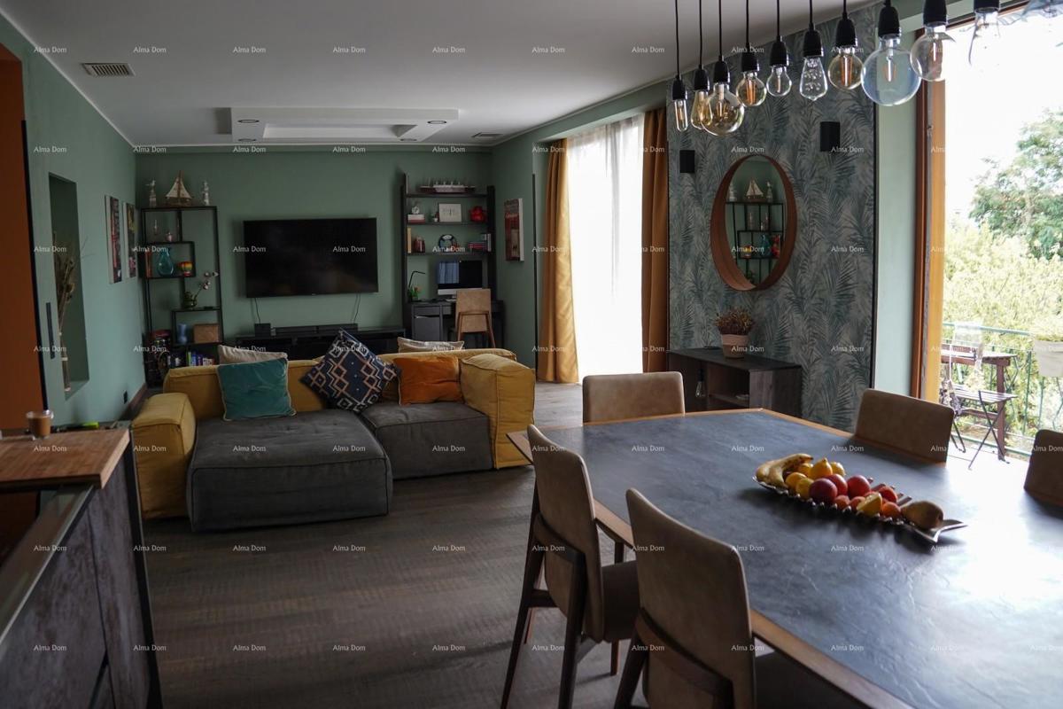 Rovinj. Stanovanje v prvem nadstropju hiše