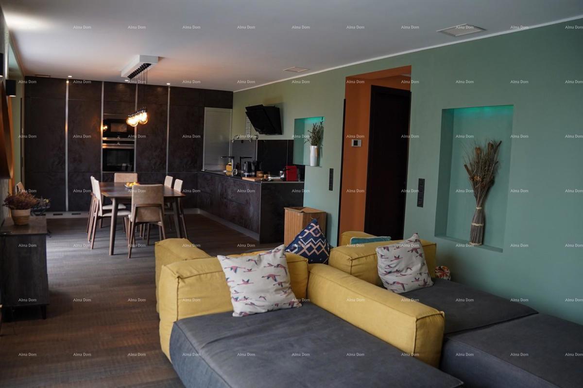 Rovinj. Stanovanje v prvem nadstropju hiše