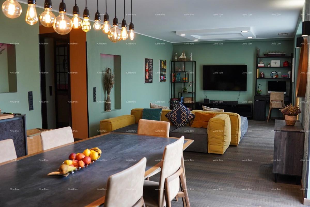 Rovinj. Stanovanje v prvem nadstropju hiše