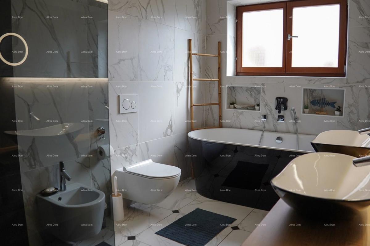 Rovinj. Stanovanje v prvem nadstropju hiše