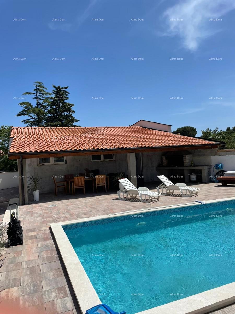 Ližnjan – Hiša z apartmaji in bazenom, 460 m².