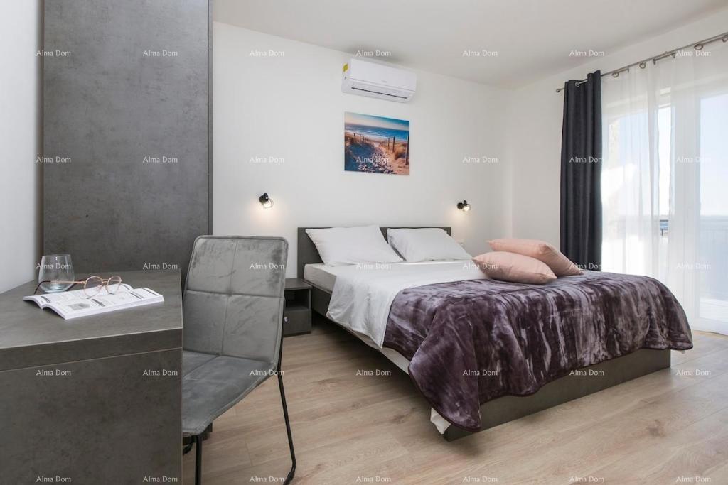 Prekrasna samostojeća hiša s bazenom v Raši, blizu morja