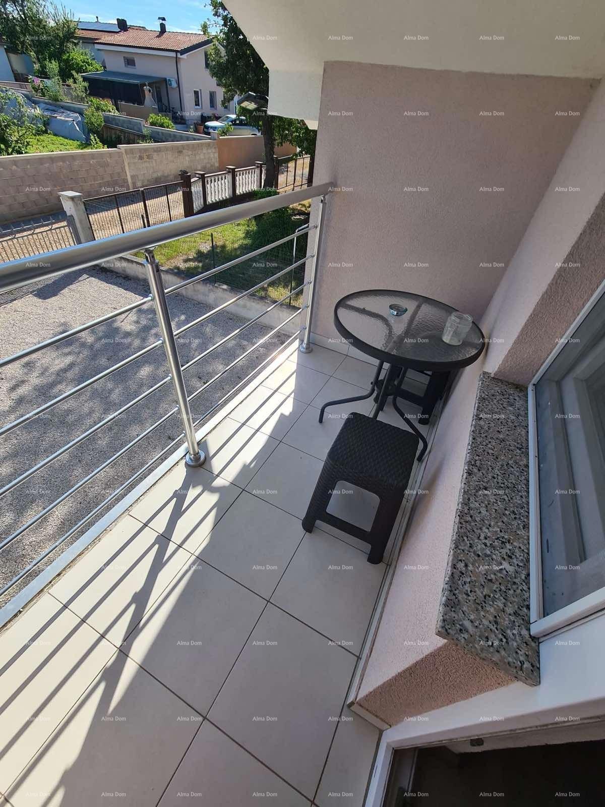 PEROJ, Stan na zgornjem nadstropju, blizu morja