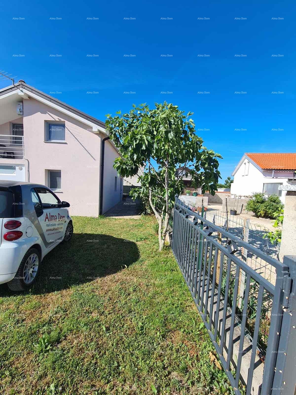 PEROJ, Stan na zgornjem nadstropju, blizu morja